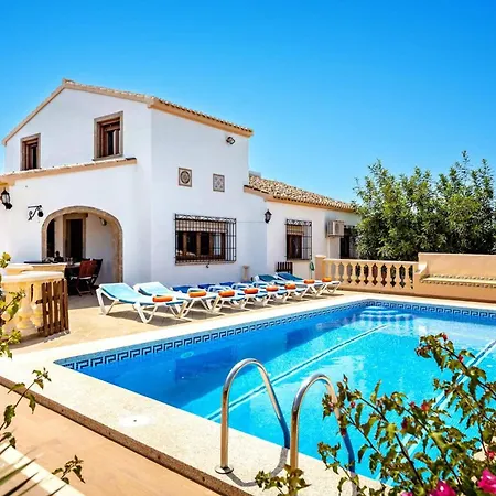 Villa Estiu By *